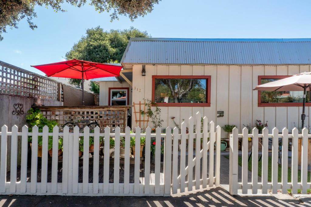 312 Sloat Avenue - Photo 1