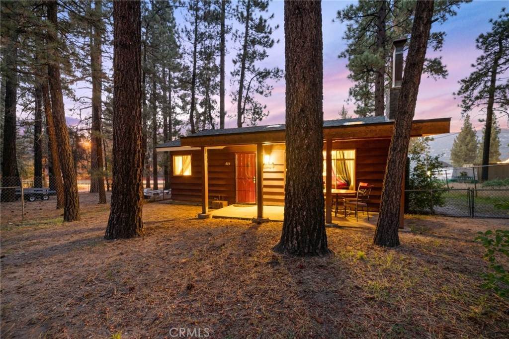 621 Aeroplane Boulevard - Photo 1