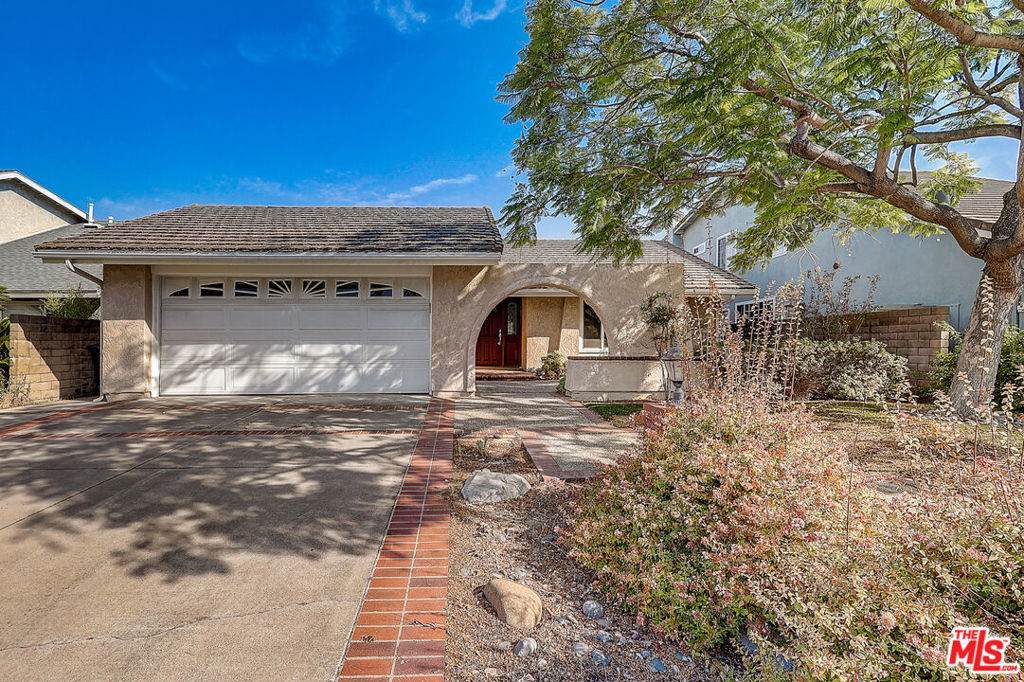 25212 Derby Circle - Photo 1