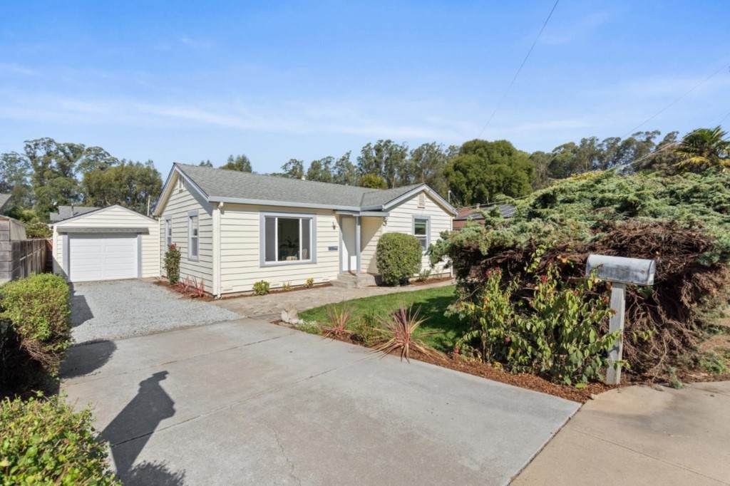 521 30th Avenue - Photo 1