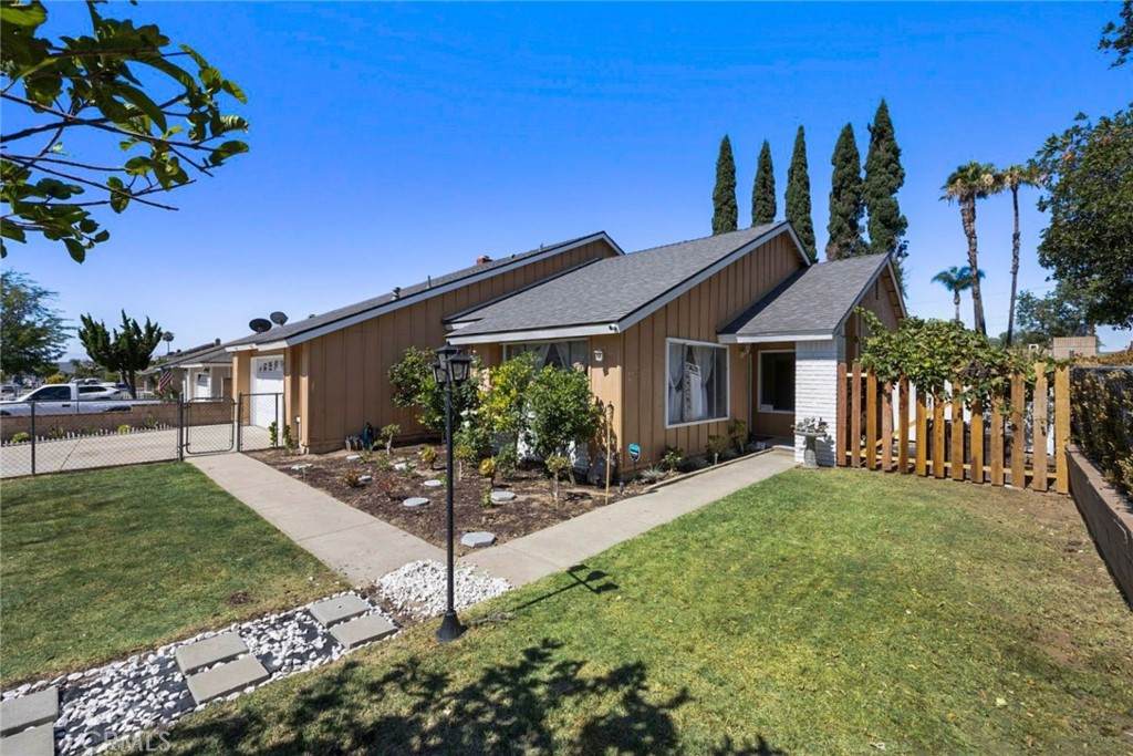 2220 Goldcrest Avenue - Photo 1