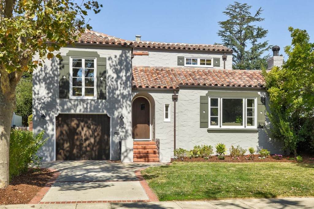 22 Avila Road - Photo 1
