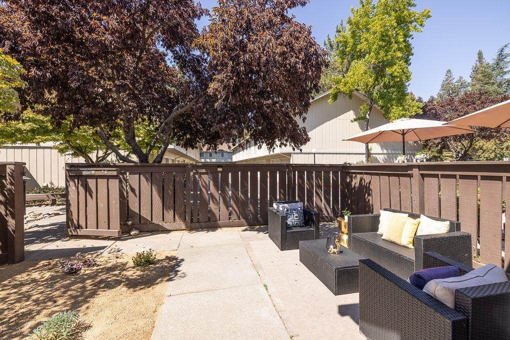 5436 Black Avenue - Photo 1