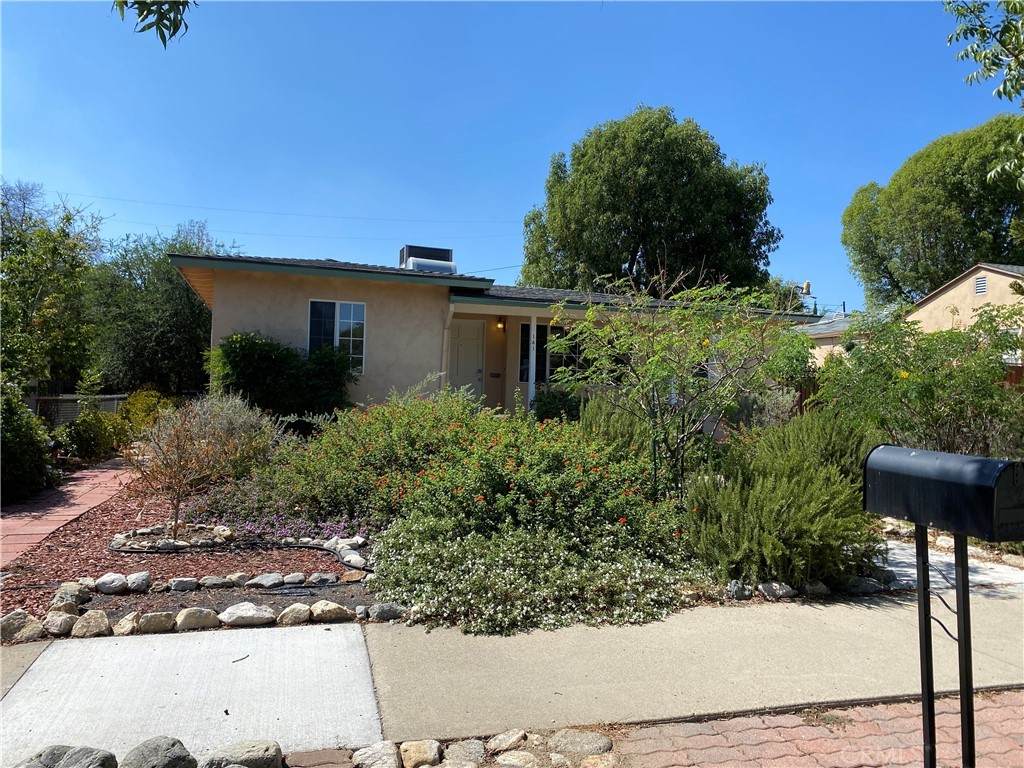 141 Princeton Avenue - Photo 1