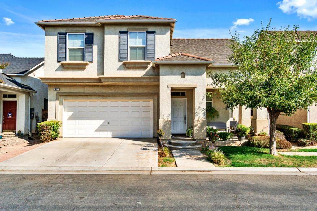 613 Madrid Lane - Photo 1