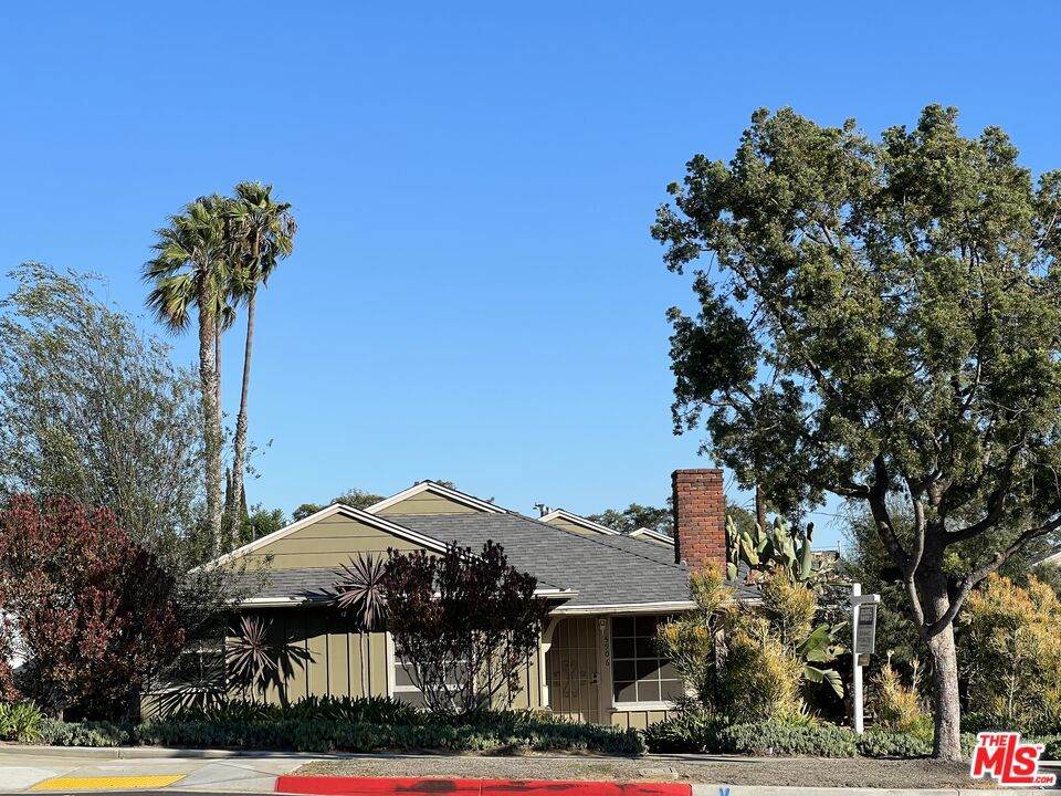 5906 La Tijera Boulevard - Photo 1