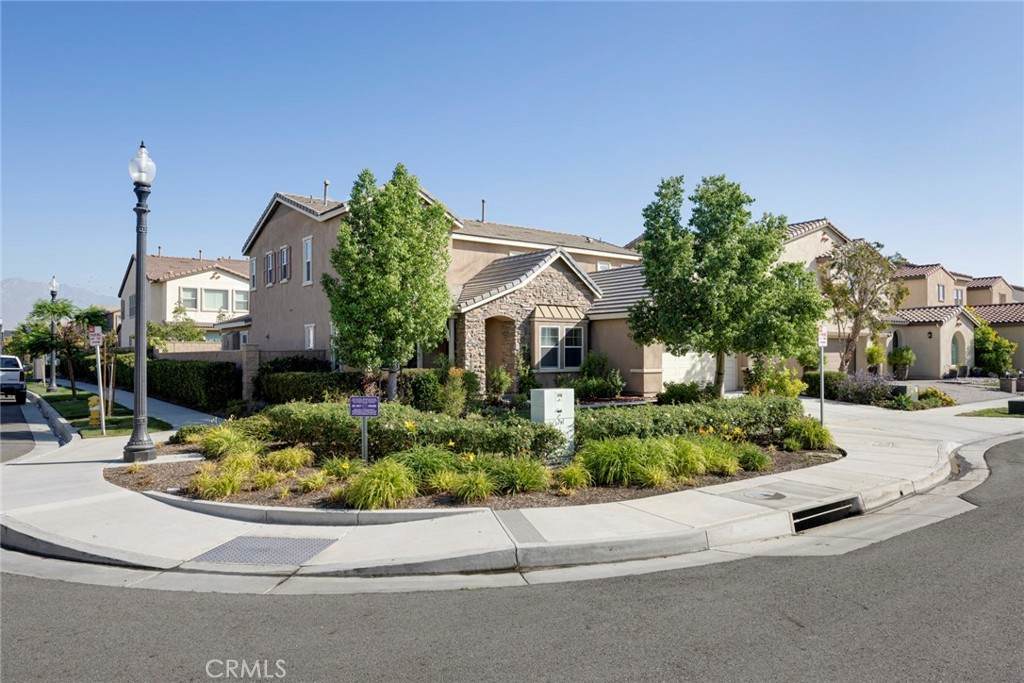 2735 Devonshire Lane - Photo 1