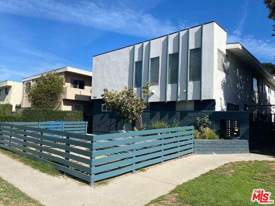 3960 Inglewood Boulevard - Photo 1
