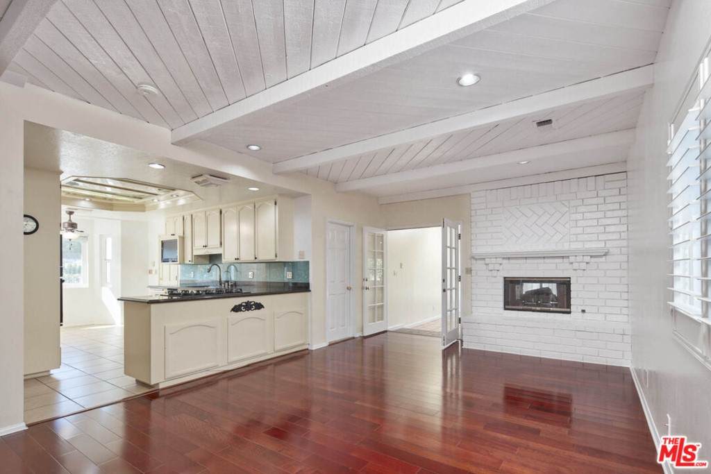1430 Lovell Avenue - Photo 1