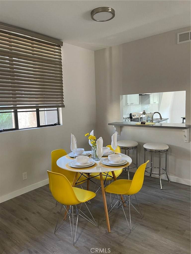 801 Plymouth Boulevard - Photo 1