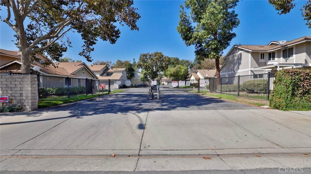 1650 Campus Avenue - Photo 1