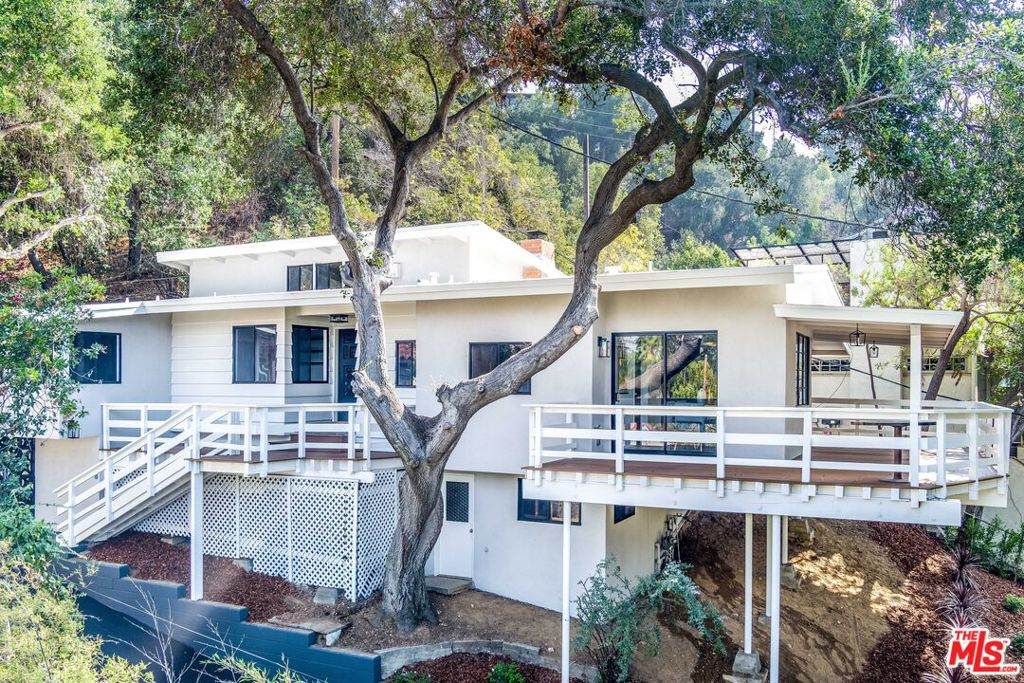 1310 Gates Place - Photo 1