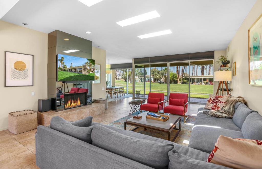 381 Desert Lakes Drive - Photo 1