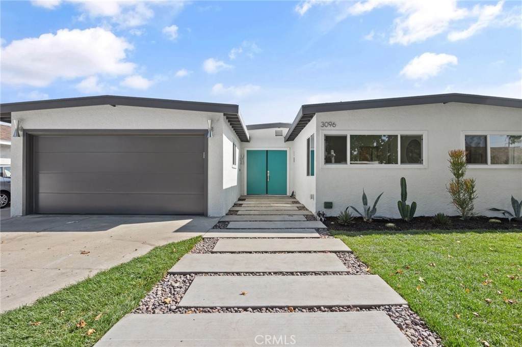 3096 Hackett Avenue - Photo 1