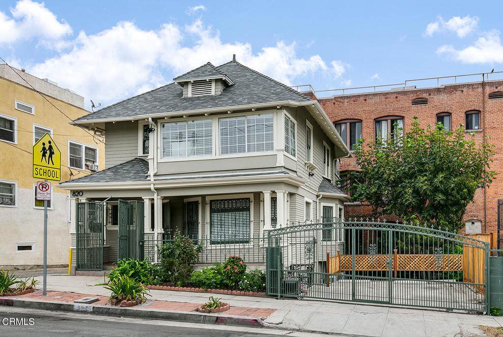 820 Columbia Avenue - Photo 1