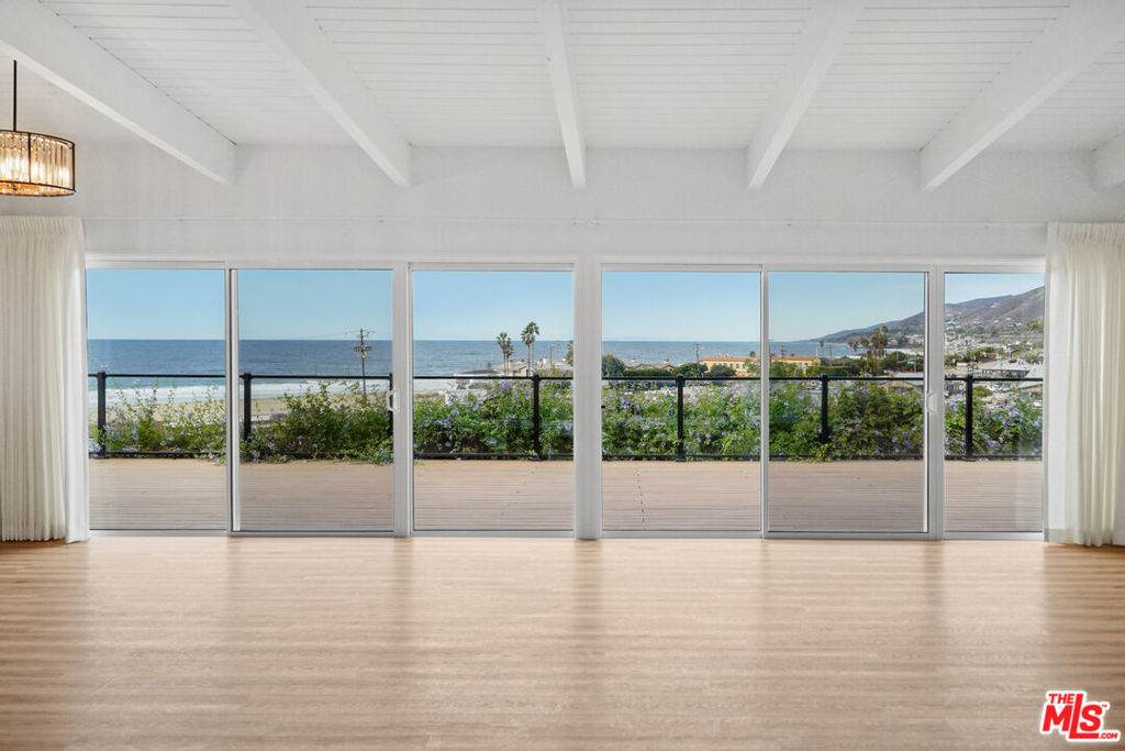 6425 Surfside Way - Photo 1