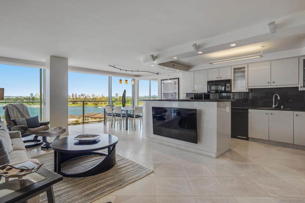 1820 Avenida Del Mundo - Photo 1