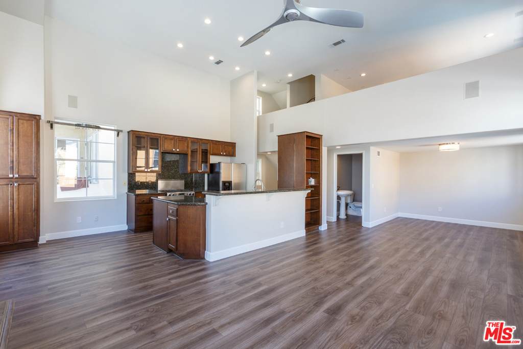 132 Fleet Street - Photo 1