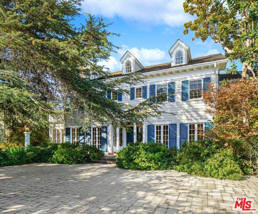 301 Arden Boulevard - Photo 1