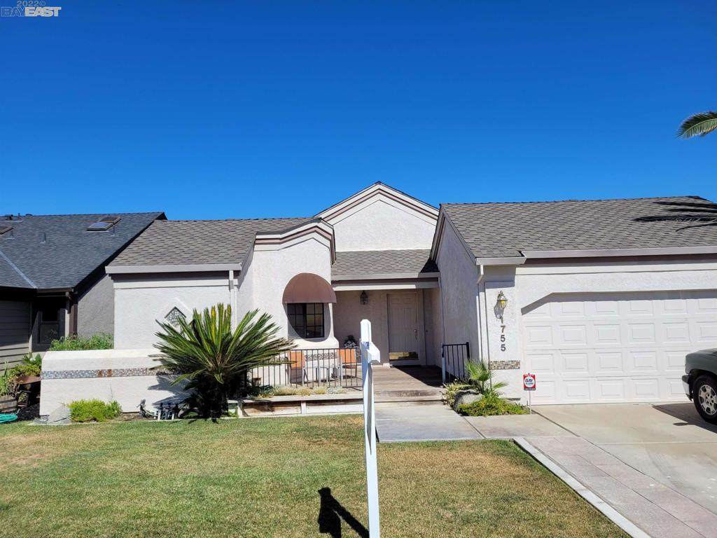1755 Surfside Ct - Photo 1