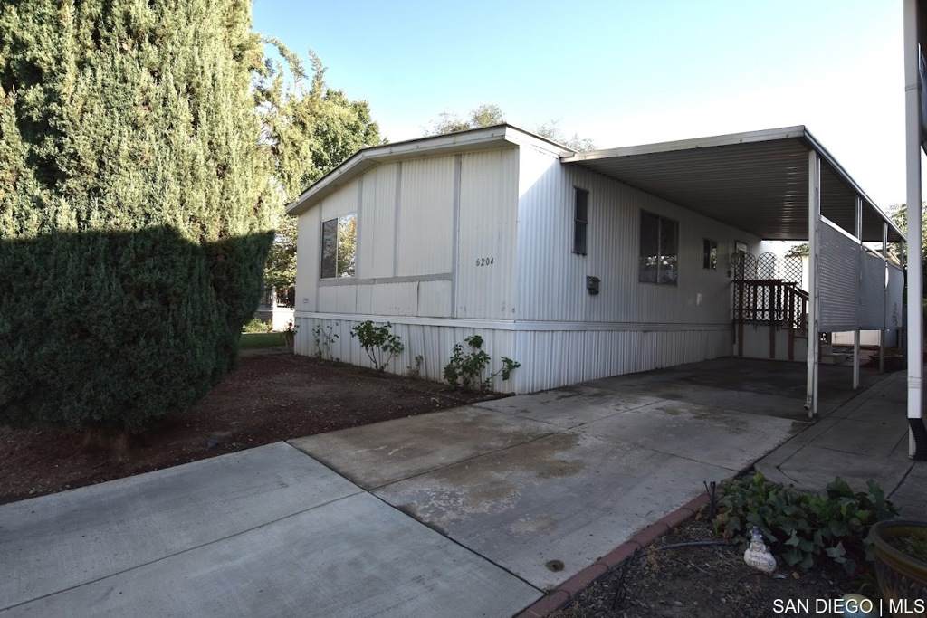 6204 Rebel Cir - Photo 1