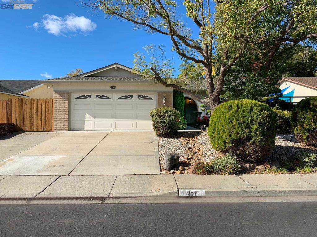 107 Begonia Ct - Photo 1