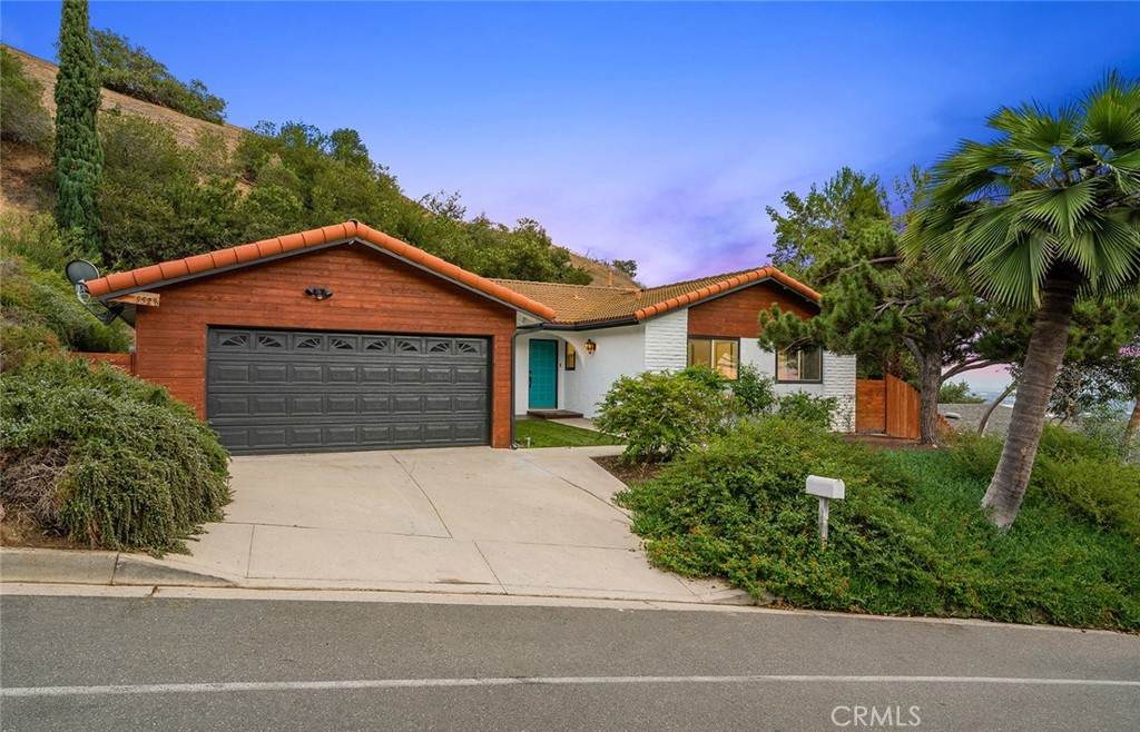 5528 Greenleaf Avenue - Photo 1