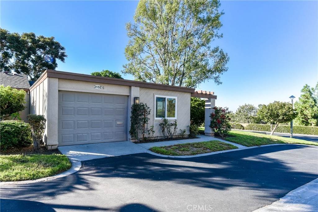 3152 Alta Vista - Photo 1