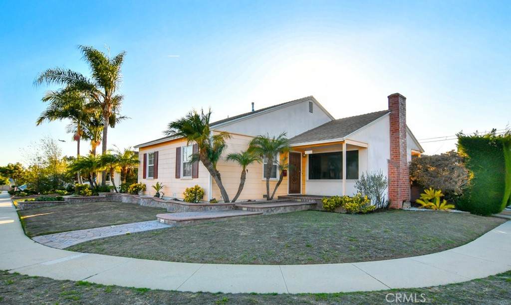 11809 Daphne Avenue - Photo 1