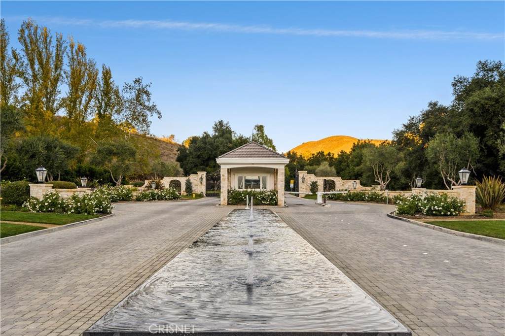 5038 Royal Vista Court - Photo 1