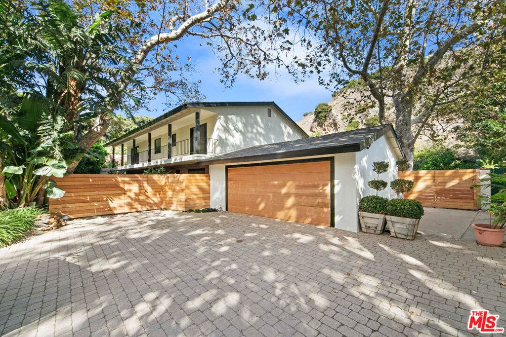 30601 Sicomoro Drive - Photo 1
