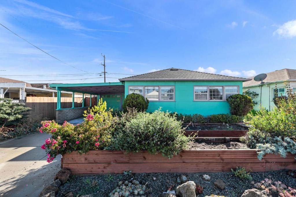 19 Los Flores Avenue - Photo 1