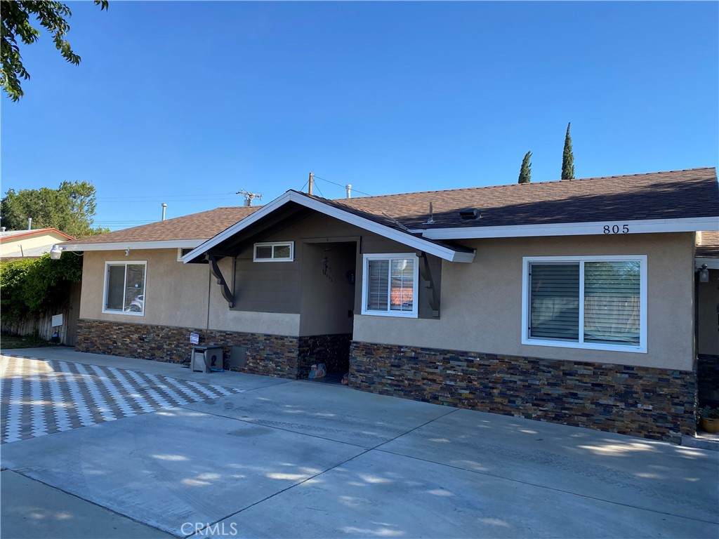 805 Belden Avenue - Photo 1