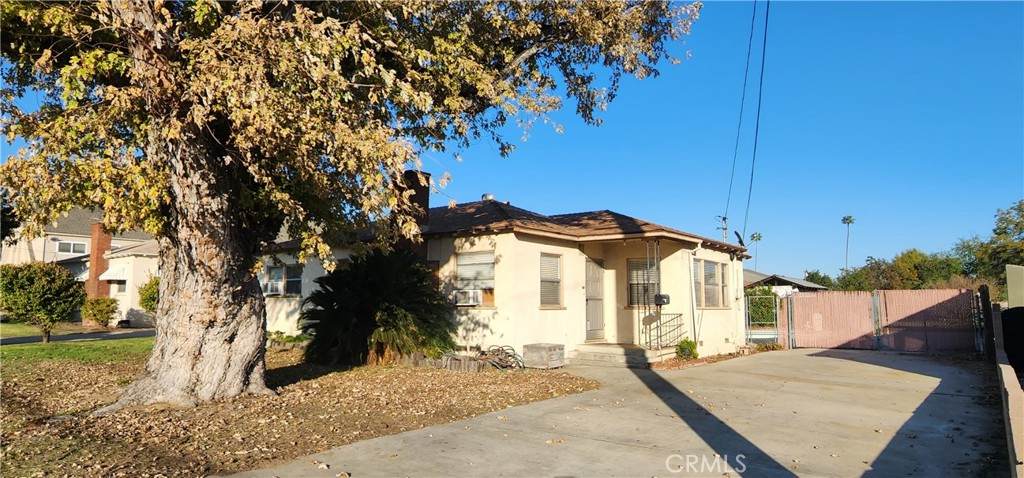12811 Oaks Avenue - Photo 1