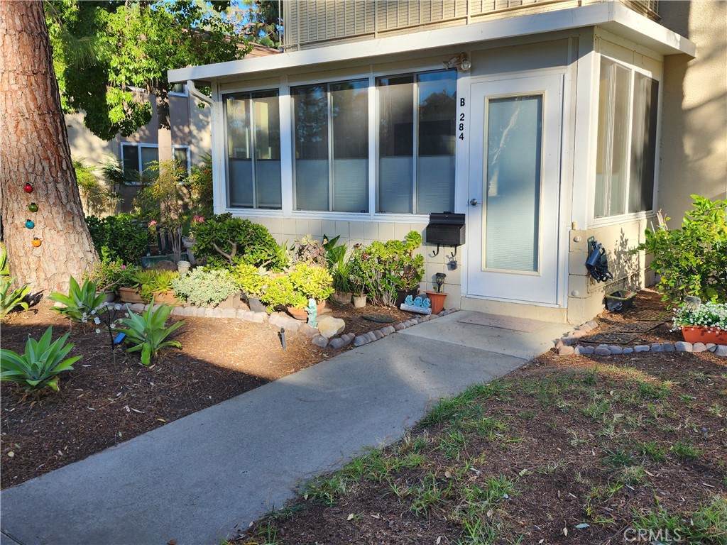 284 Avenida Carmel - Photo 1