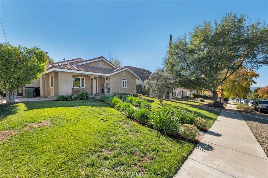 924 Fairmount Road - Photo 1