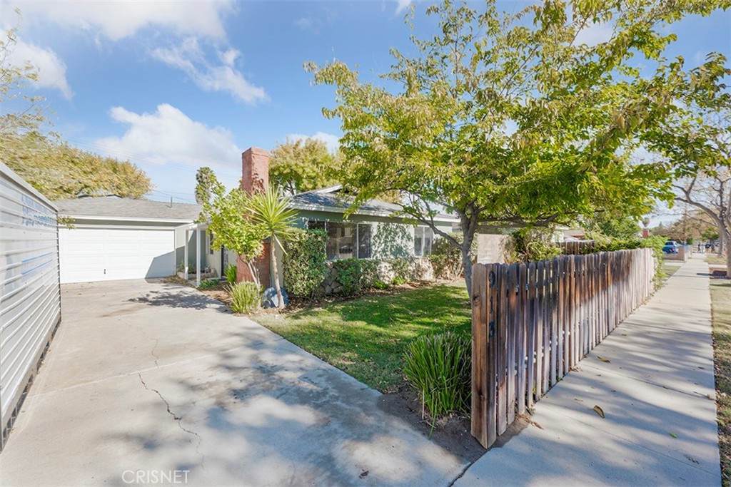913 Ayhens Street - Photo 1
