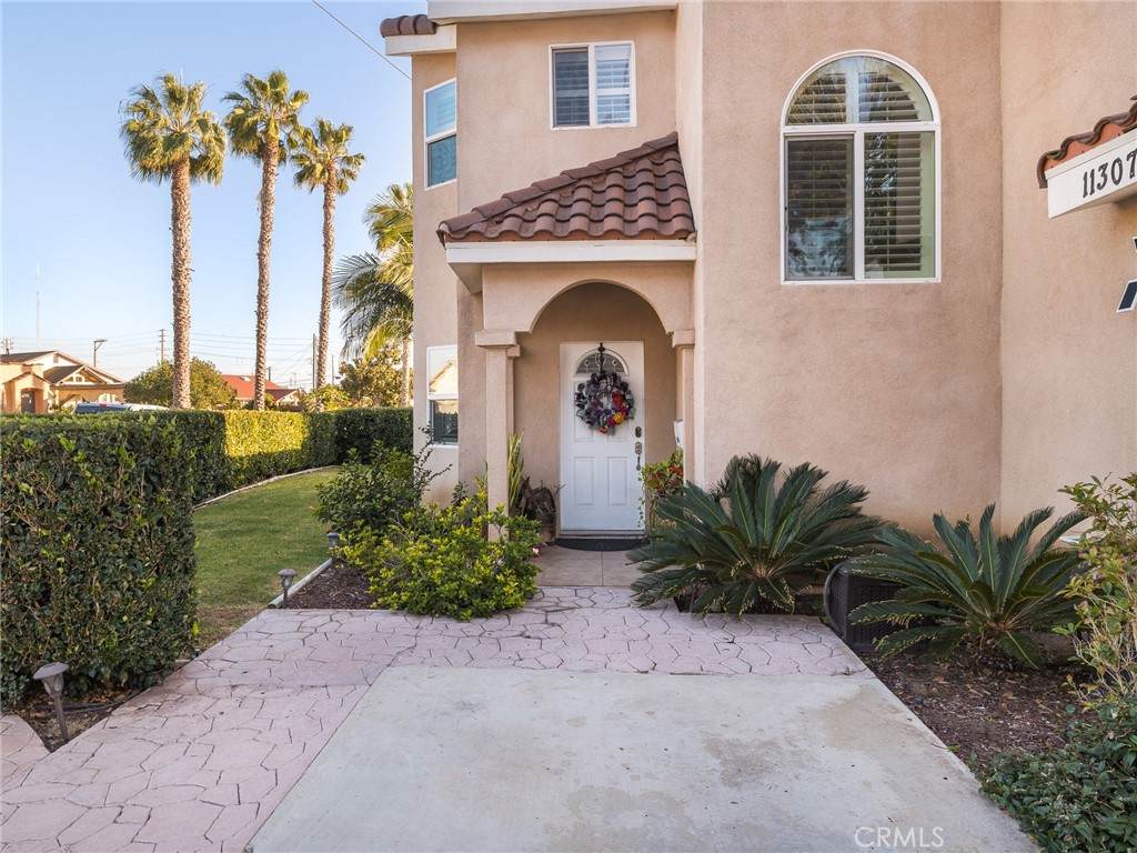 11307 Condon Avenue - Photo 1
