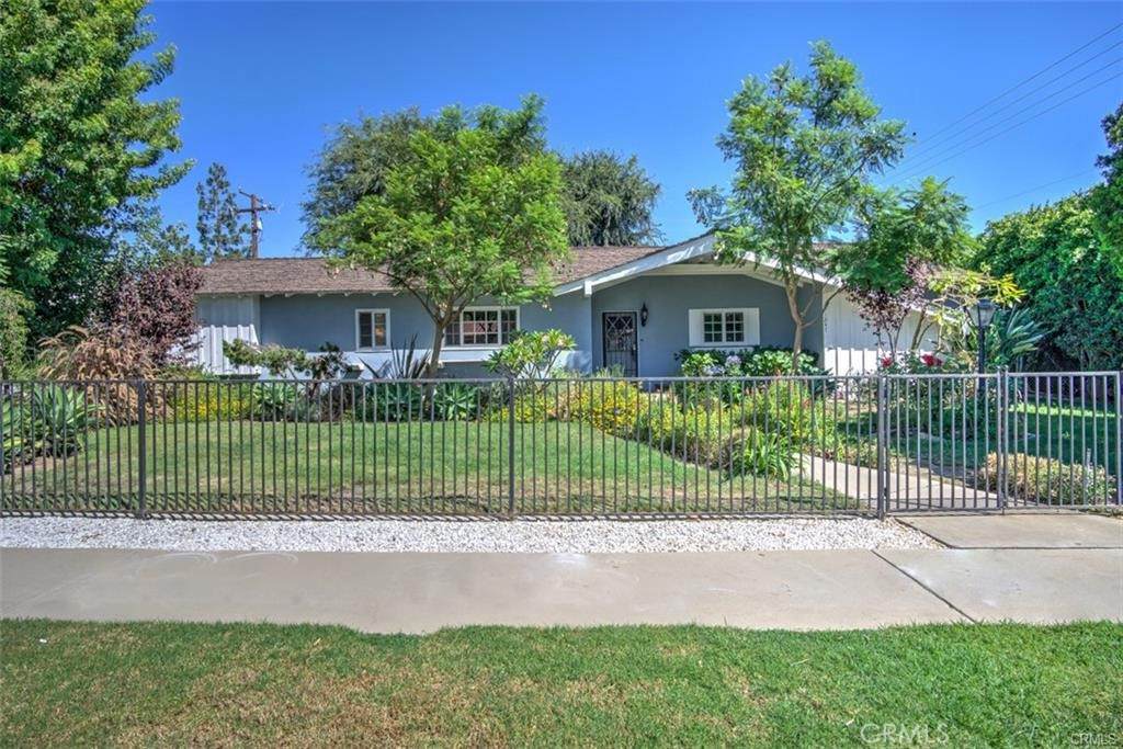 12472 Woodlawn Avenue - Photo 1