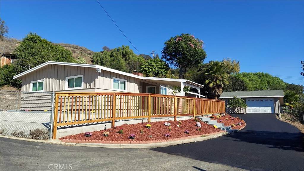 1250 Stephora Avenue - Photo 1