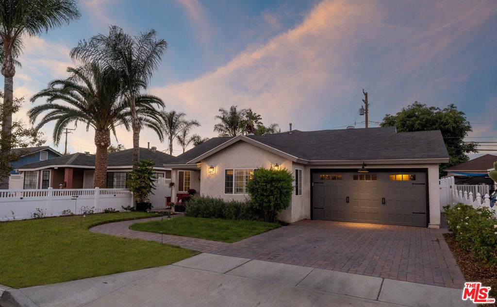 12833 Dolan Avenue - Photo 1