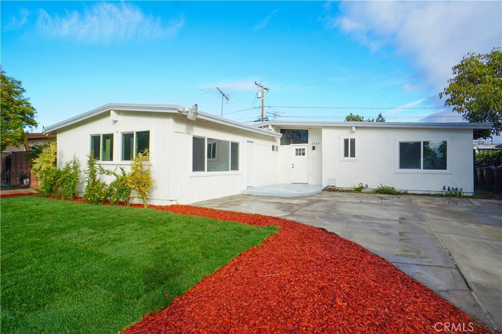 1513 Raymar Street - Photo 1