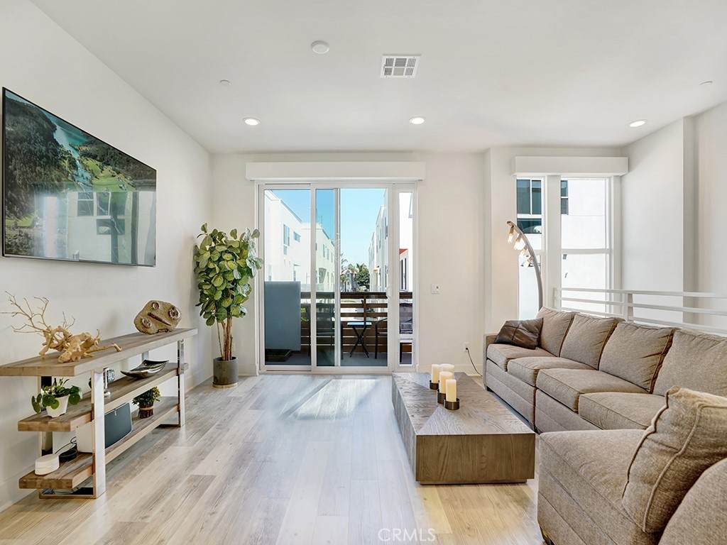 1674 Topanga - Photo 1