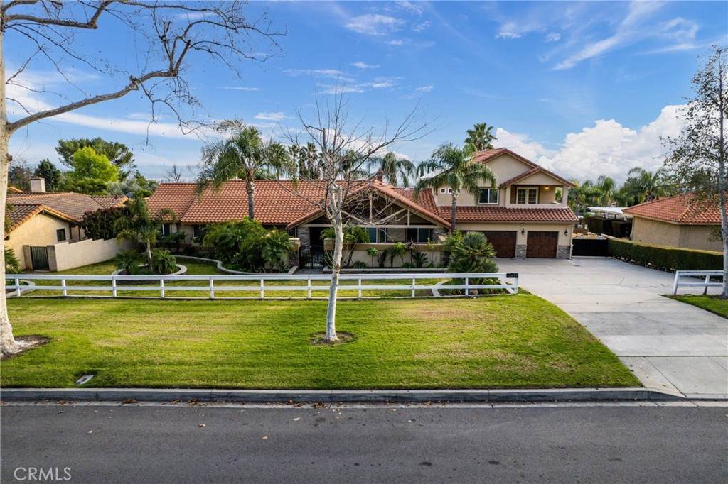 10819 Hillside Road - Photo 1