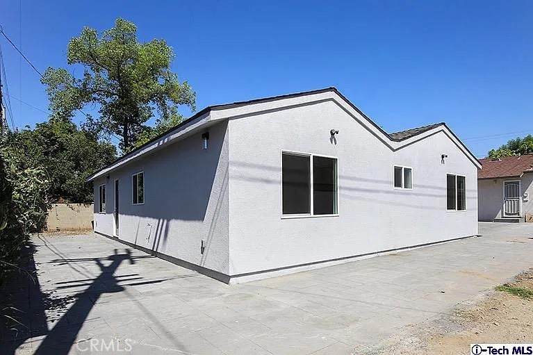 6415 Gaviota Avenue - Photo 1