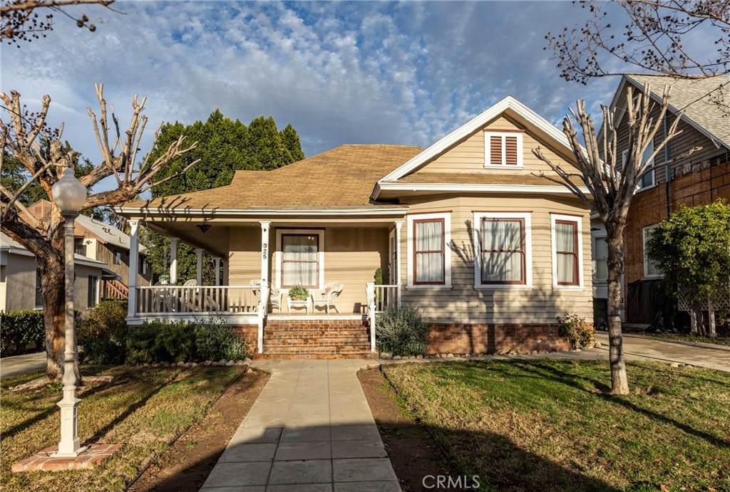 325 Nordina Street - Photo 1