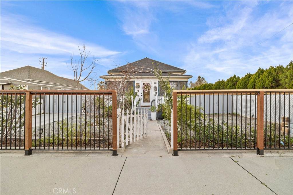 219 Juanita Street - Photo 1