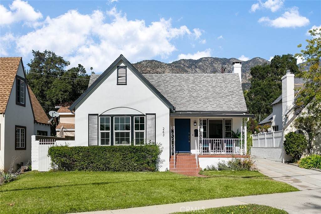 243 Hillcrest Boulevard - Photo 1