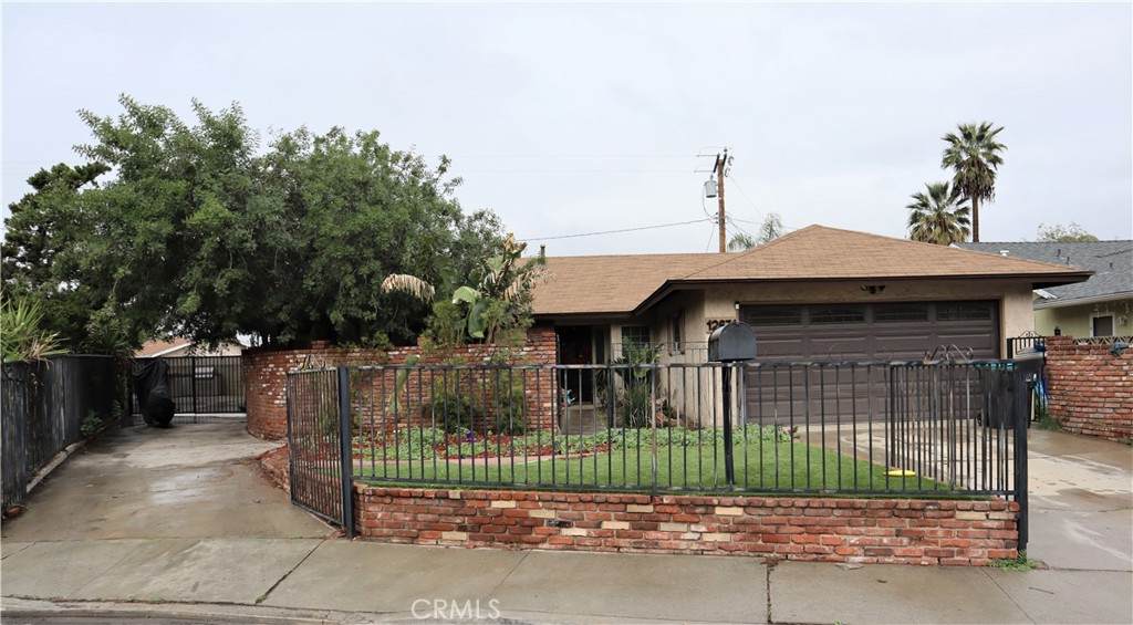 12671 Cedarwood Circle - Photo 1