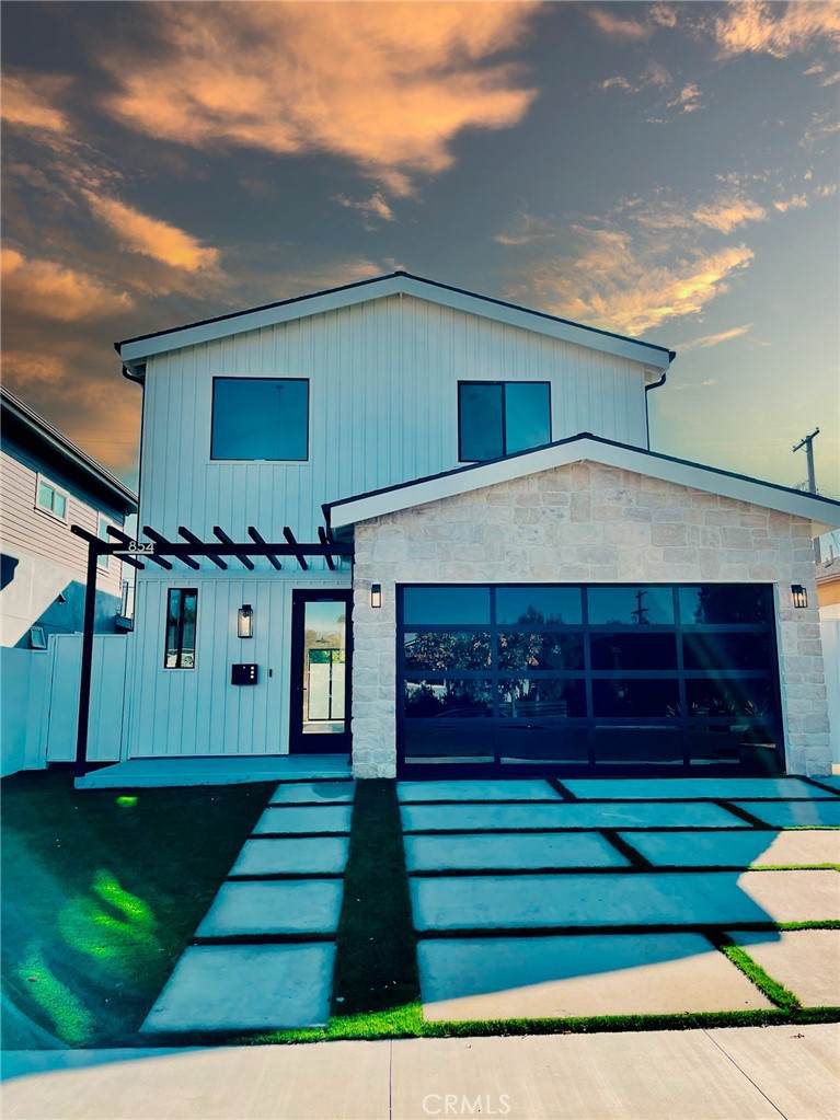 854 Warren Avenue - Photo 1